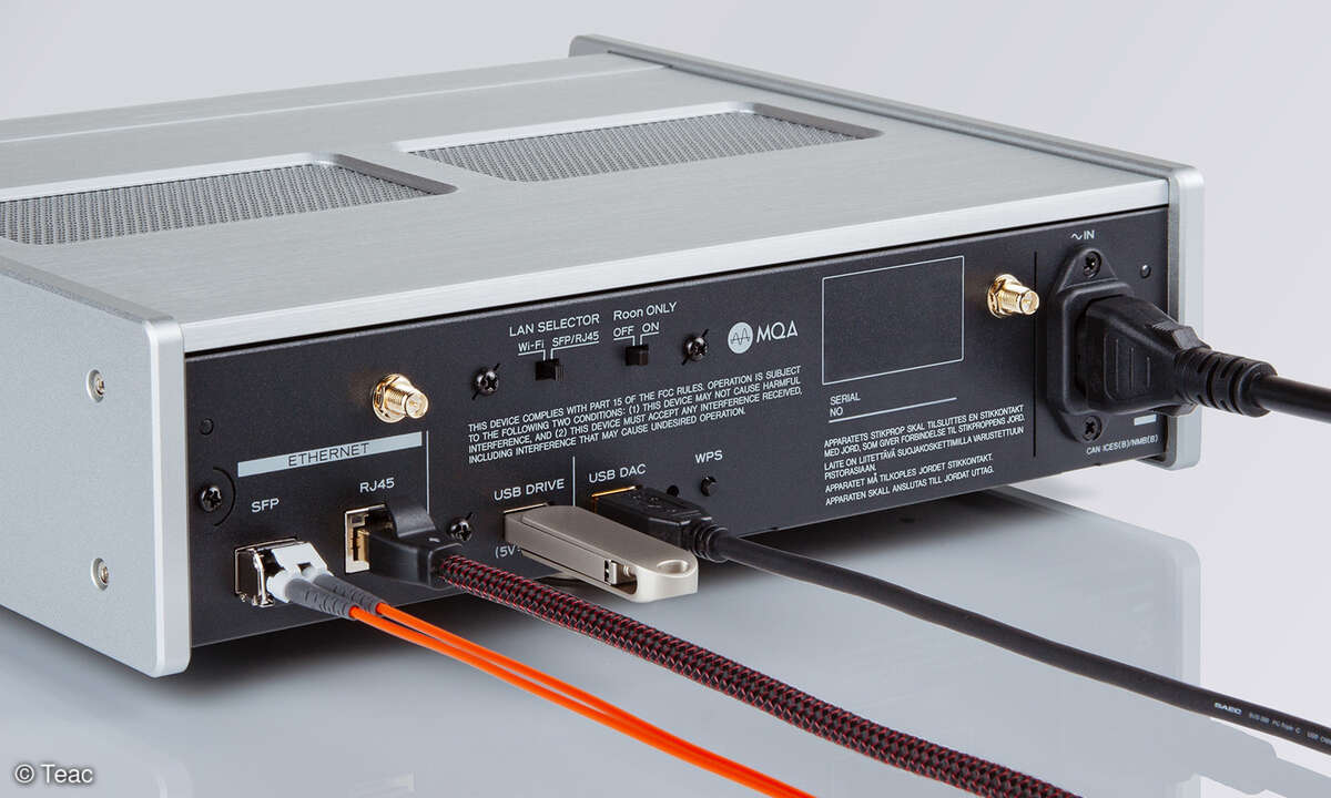 teac-nt-507t-netzwerk-streaming-player-hinten-anschluesse