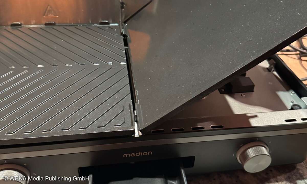 Alles sauber und wieder (fast) zusammengebaut. Eine Platte muss noch verriegelt werden.