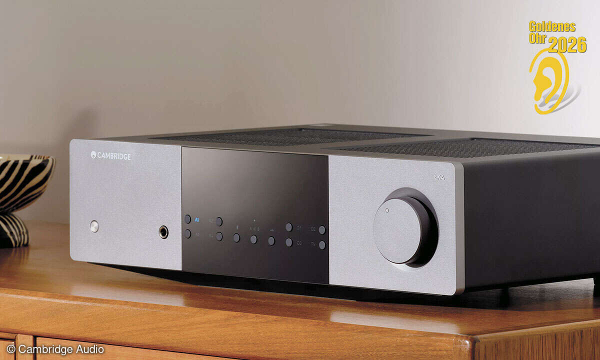 Dieser Amp liefert satte 155 Watt pro Kanal (an 4 Ω) im Class-A/B-Betrieb, gespeist von einem abgeschirmten Ringkerntransformator. Es gibt analoge XLR- und Cinch-Eingänge sowie HDMI eARC, USB-Audio bis 24 Bit/384 kHz samt DSD-256 und Bluetooth 5.0 mi