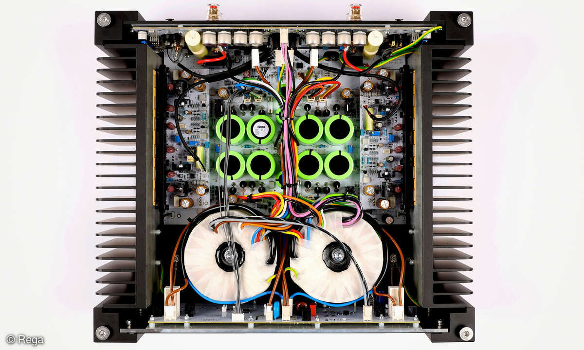 rega-solis-power-endstufe-innen