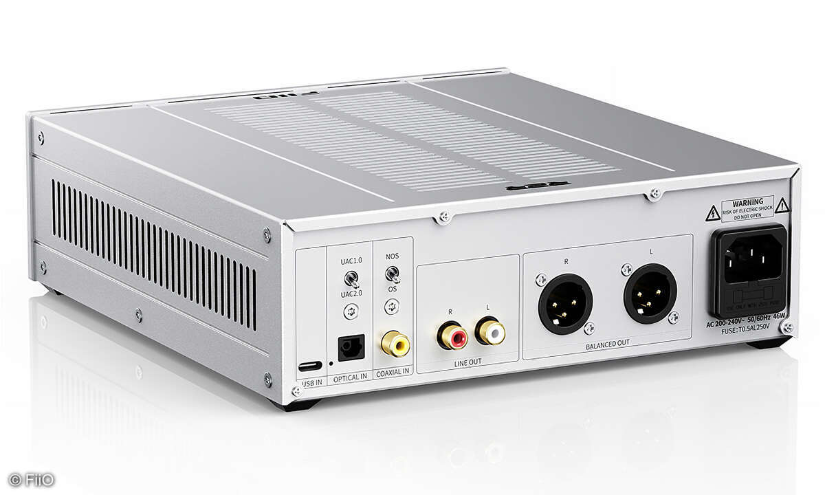 fiio-warmer-r2r-silber-roehren-d-a-wandler-anschluesse