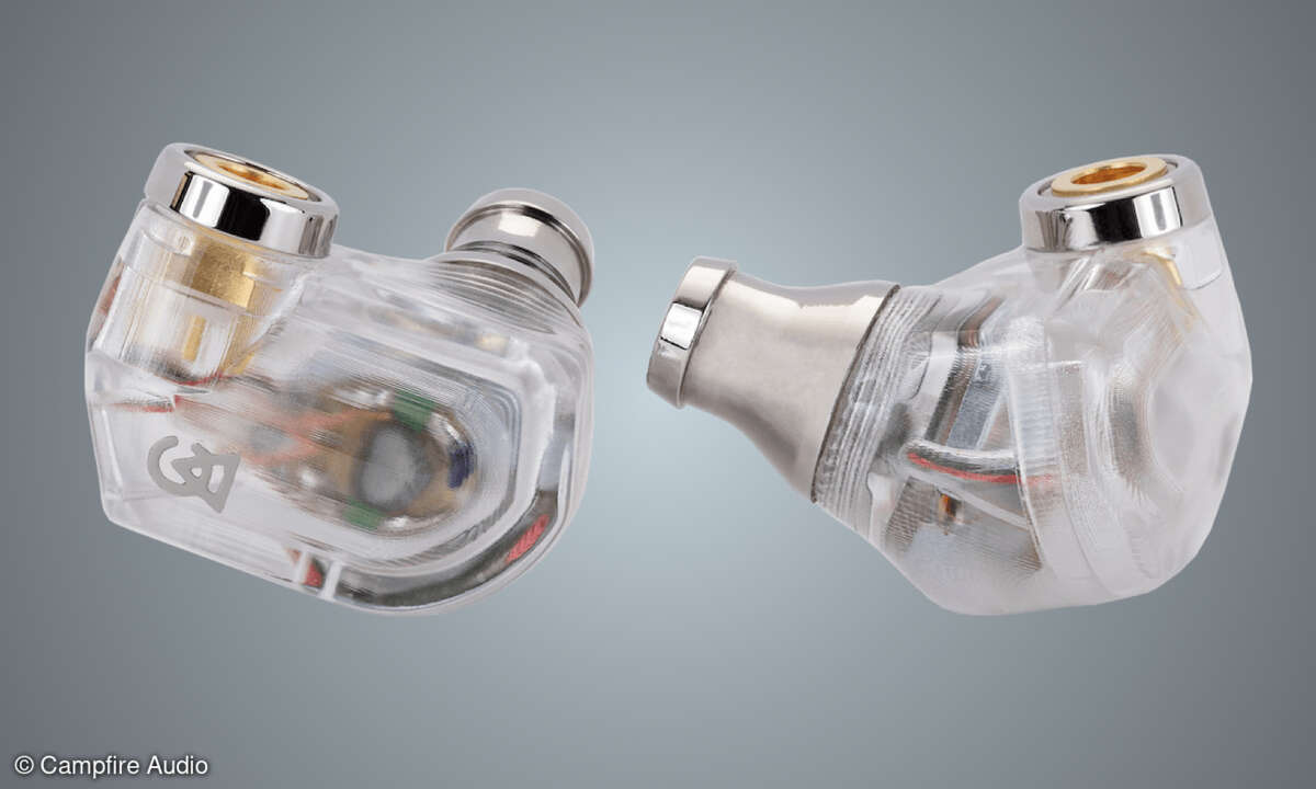 Das transparente Gehäuse aus Acryl gibt den Blick auf den 10mm ADLC-Treiber und die Balanced-Armature-Einheit frei.