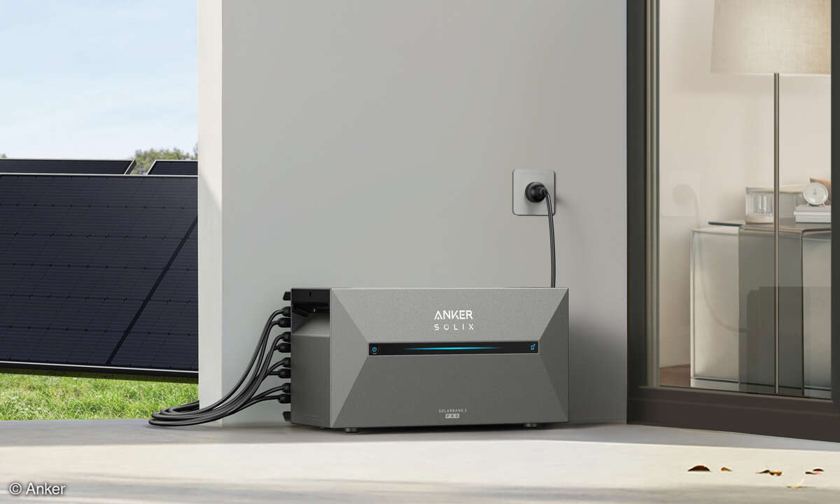 Die Solarbank 2 Pro von Anker Solix integriert Mikro-Wechselrichter, vier PV MPPT-Module und einen 1,6.KWh-Akku in einem Gerät.