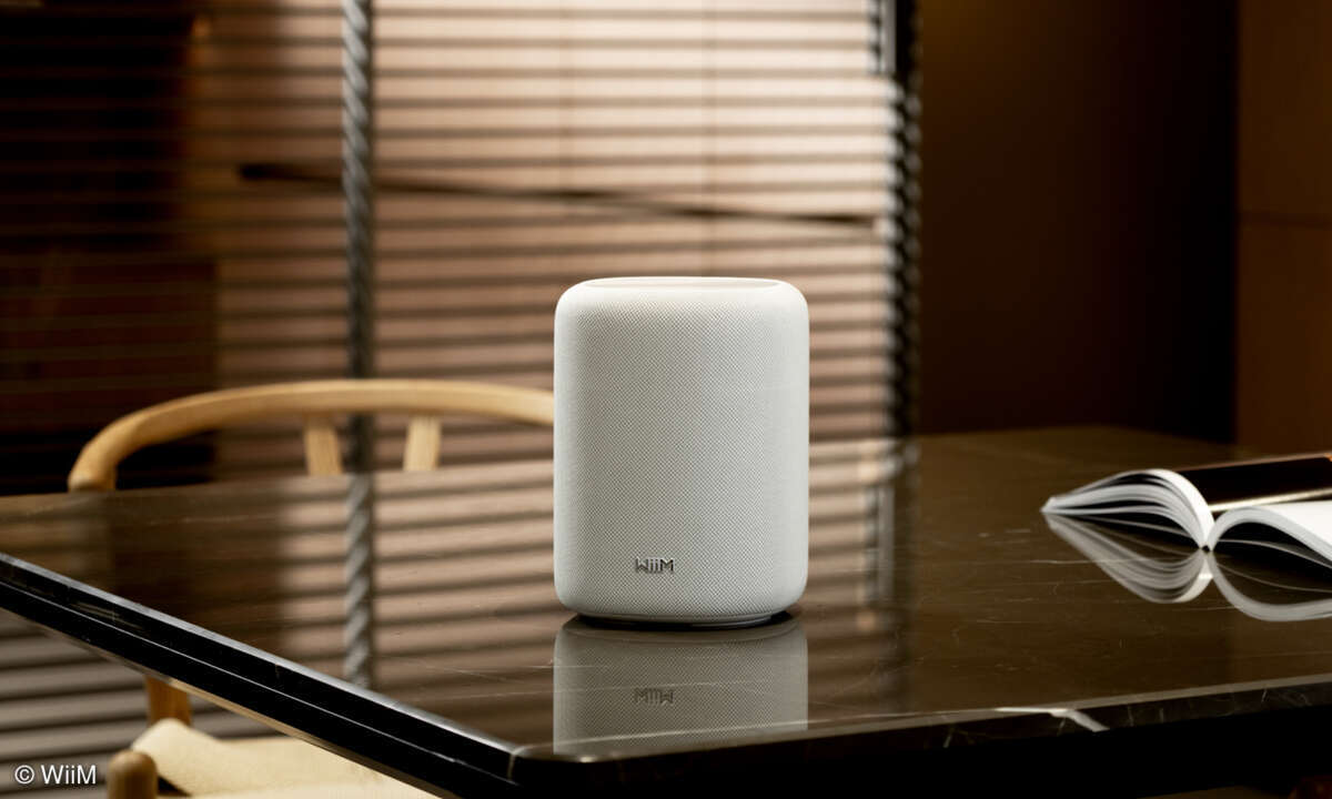 Der WiiM Sound Lite integriert einen 4-Zoll-Langhub-Tieftöner und modernes Wi-Fi 6E in einem gehäuselosen Design ohne Display.