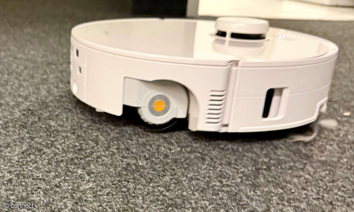 roborock-curv-2-flow-shield-live