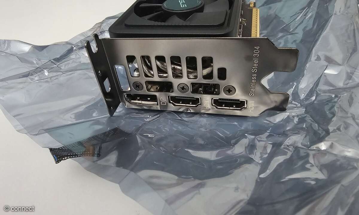An der Asus RTX 5060 BRK LP weiß insbesondere der zweite HDMI-Anschluss für neue Einsatzmöglichkeiten zu gefallen.