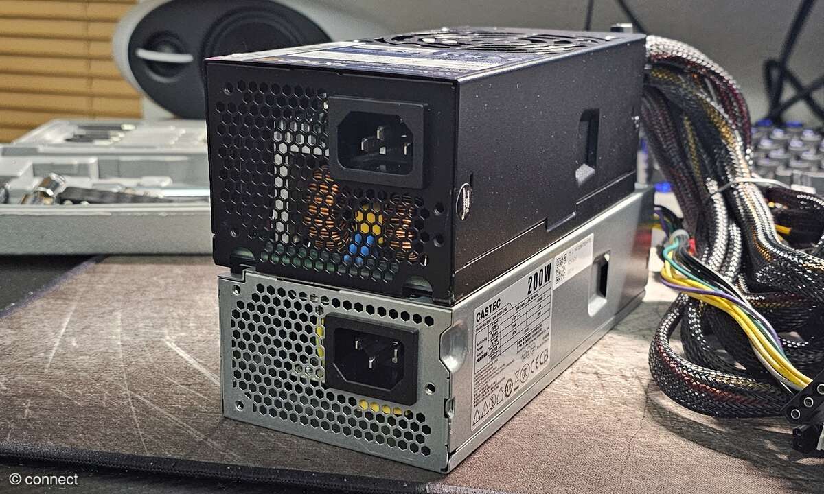 Die TFX-Bohrungen passen. Aber das Gehäuse erlaubt nur das eigene Netzteil.