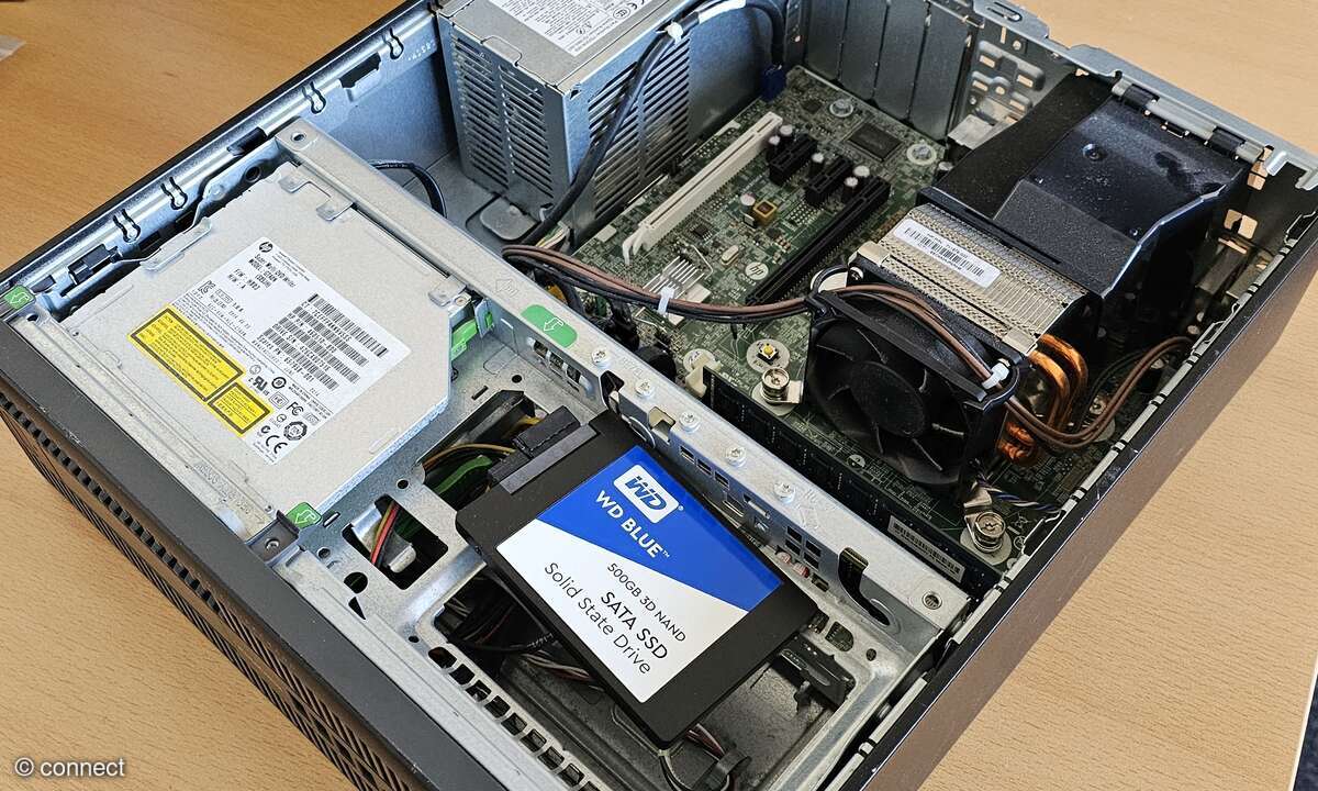Immerhin: Der alte Bürorechner hat schon mal ein SSD-Upgrade bekommen.