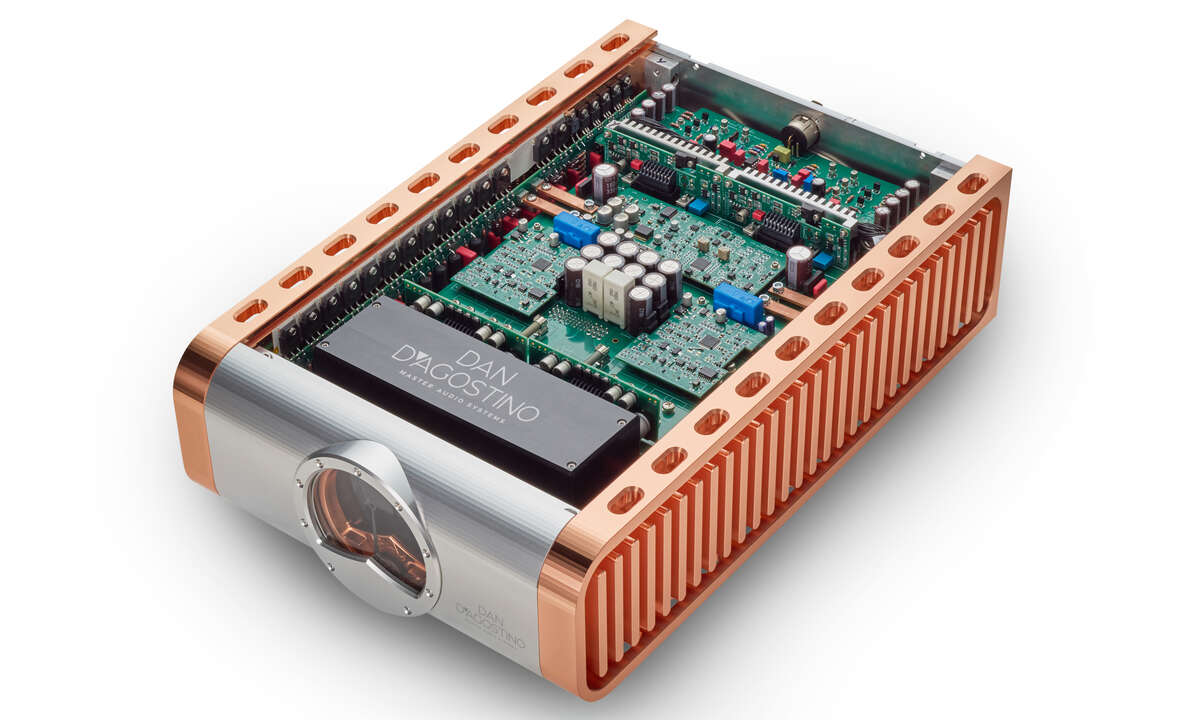 dan-d-agostino-momentum-z-monoblock-power-amplifier-internal