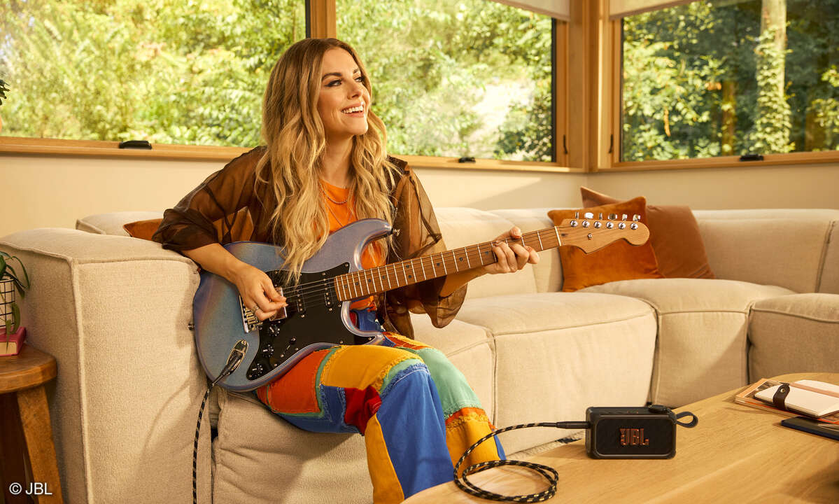 jbl-bandbox-solo-portable-guitar-amp