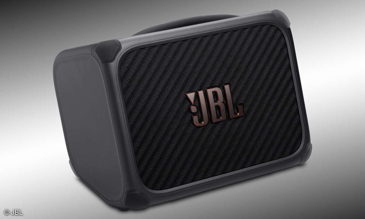 jbl-bandbox-trio-guitar-amp-blueooth-speaker-angled