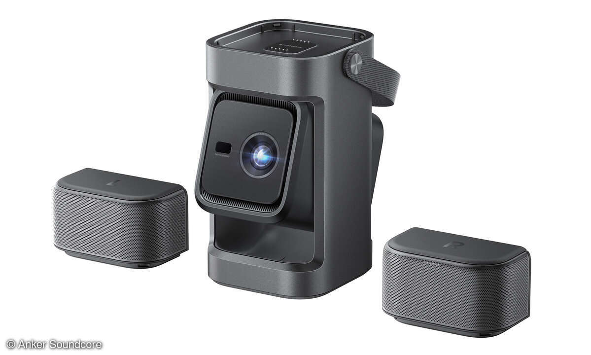 Durch Stereo-Funkboxen sorgt der P1 für eine breite Soundbasis 