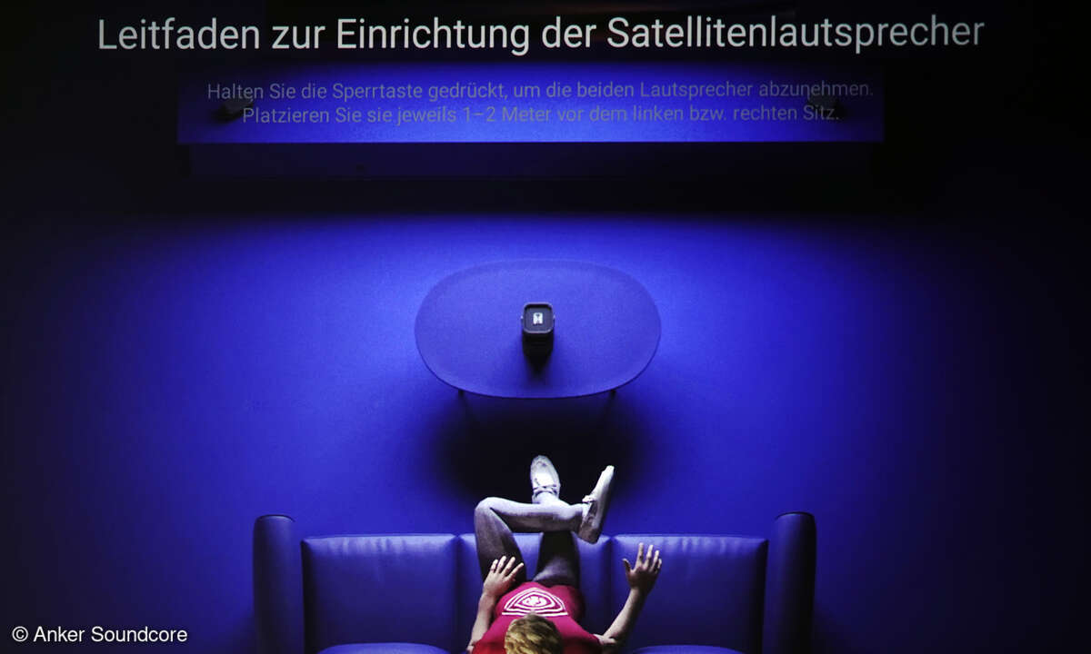 Beim Einschalten kommt ein Hinweis zur Positionierung der Boxen