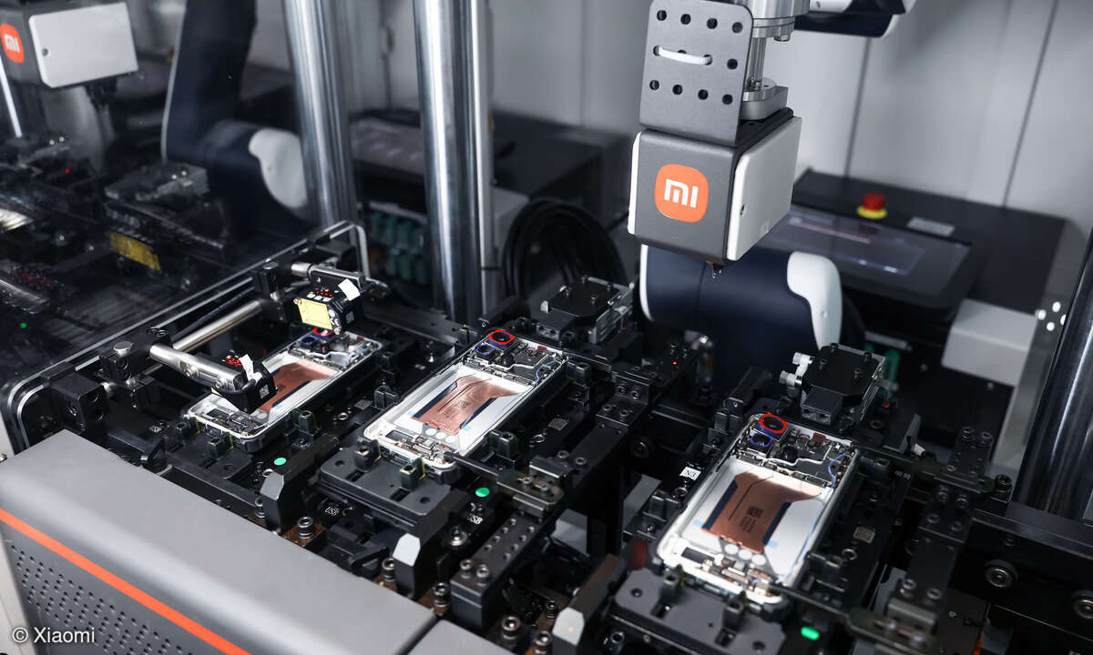 xiaomi-fabrik-peking-montage_2