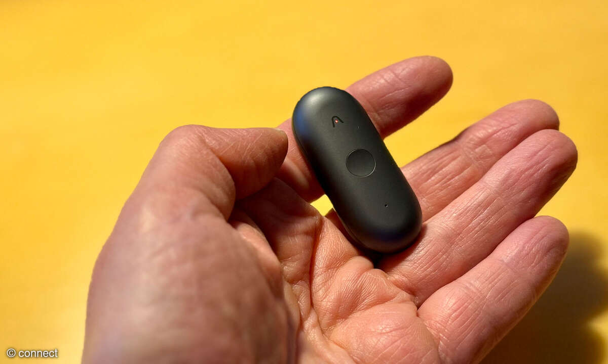 plaud-notepin-s-in-hand