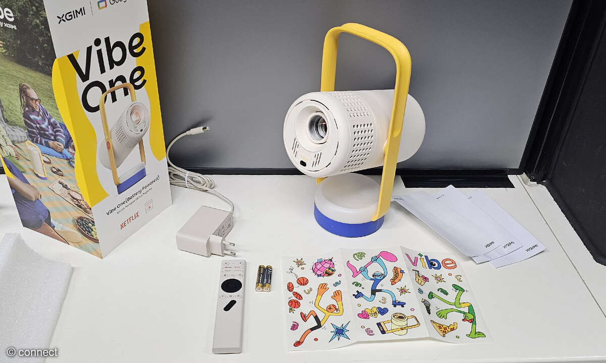 Im Lieferumfang gibt es als Bonus ein paar bunte Aufkleber, mit denen man den Vibe One schmücken kann.
