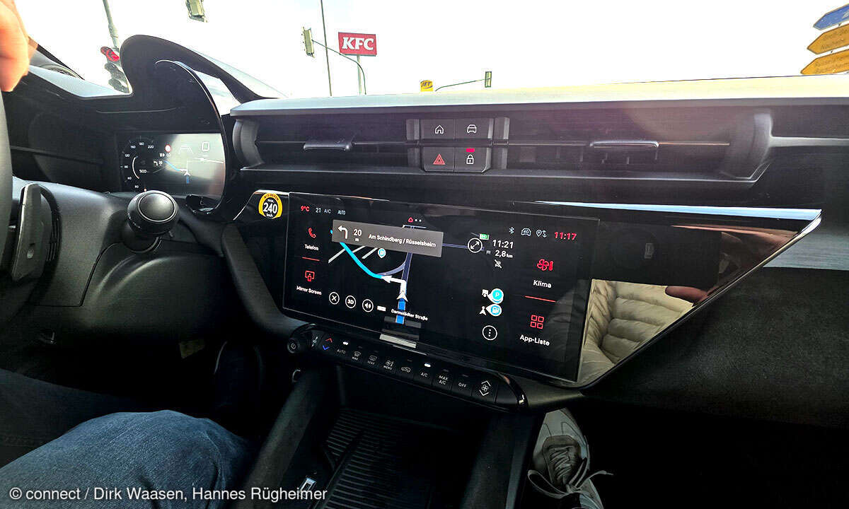 Alfa Romeo Junior Ibrida Q4 im Test: Dashboard