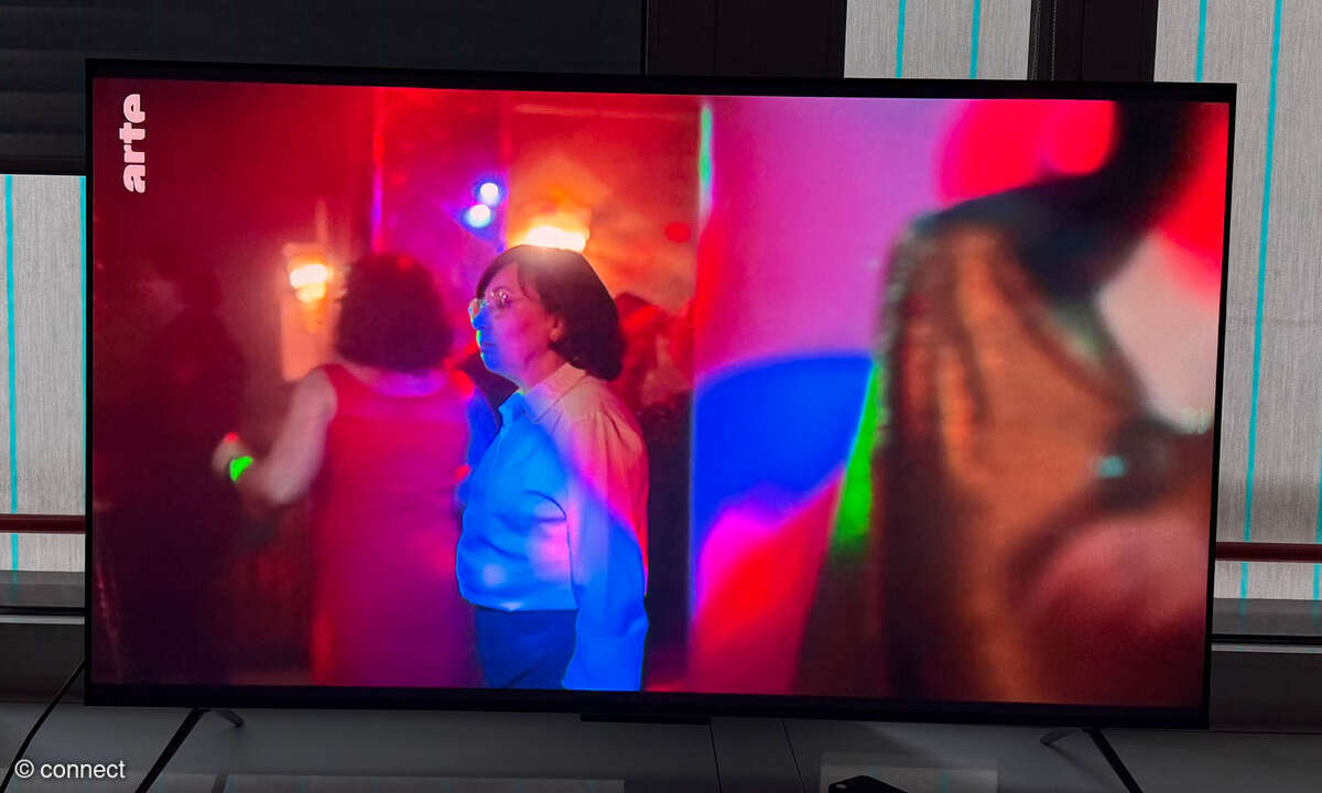 amazon-fire-tv-ql65f602d-side