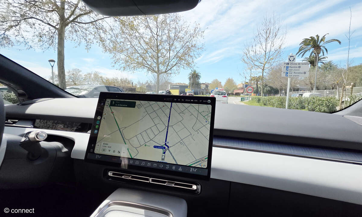 xpeng-p7-infotainment