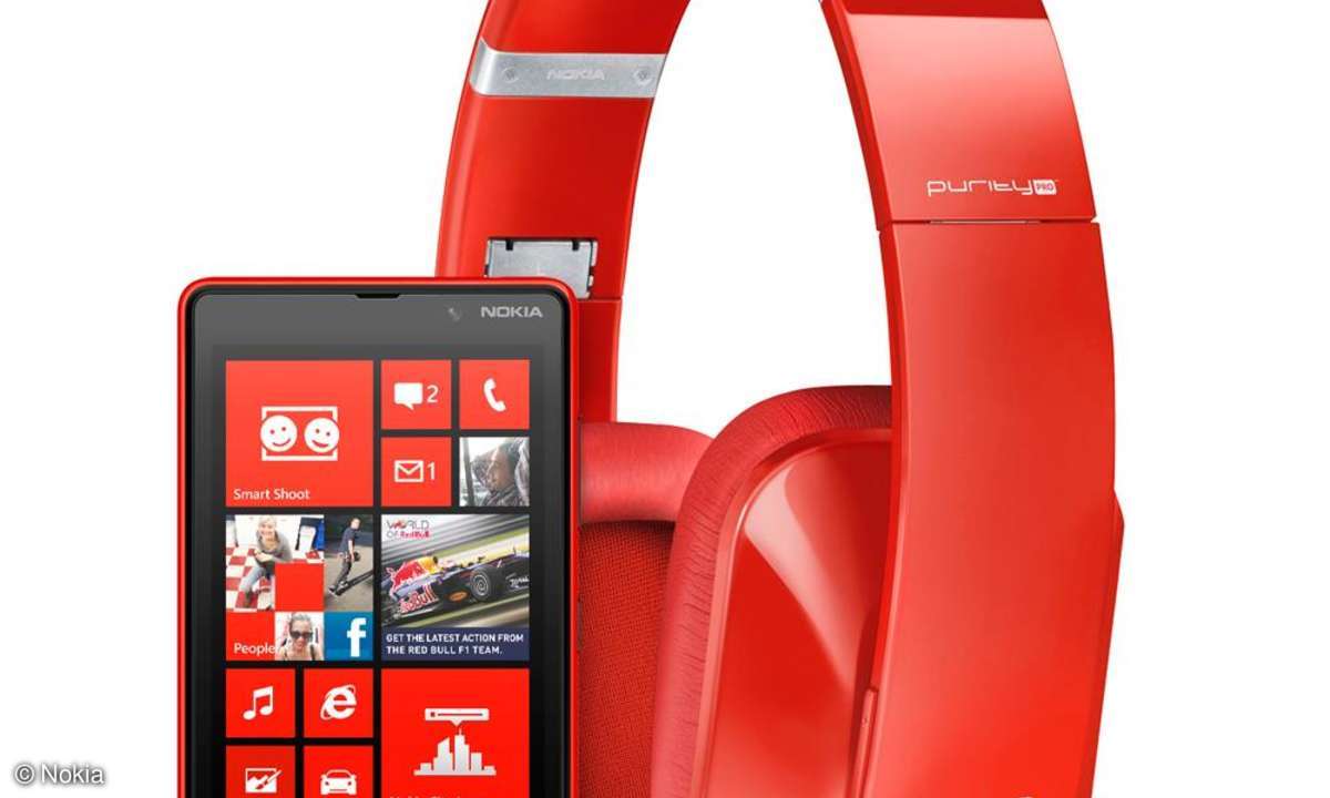 Nokia Lumia 820, Windows Phone 8