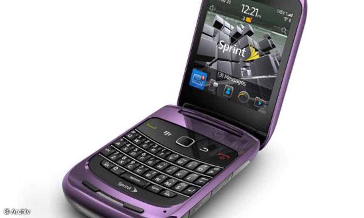 RIM BlackBerry Style 9670