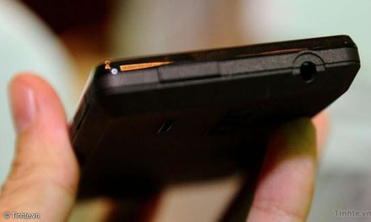 Asus E600
