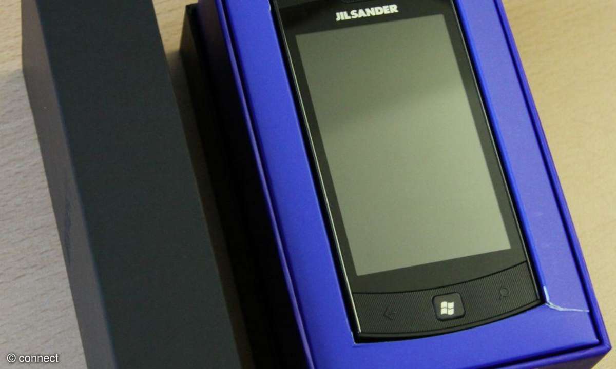 LG E906 Jil Sander Phone