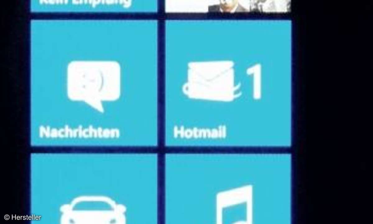 Ein Fingertipp auf die Kontaktekachel auf dem Startbildschirm führt zu dem Kontakte-Hub von Windows Phone.