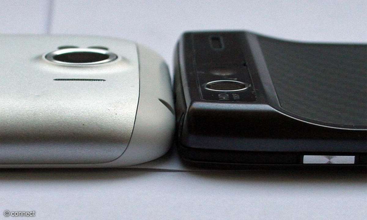 Motorola RAZR vs. Sensation XL