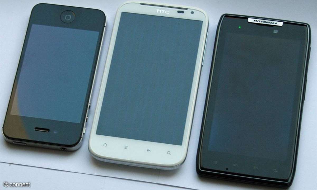 Motorola RAZR vs. Sensation XL