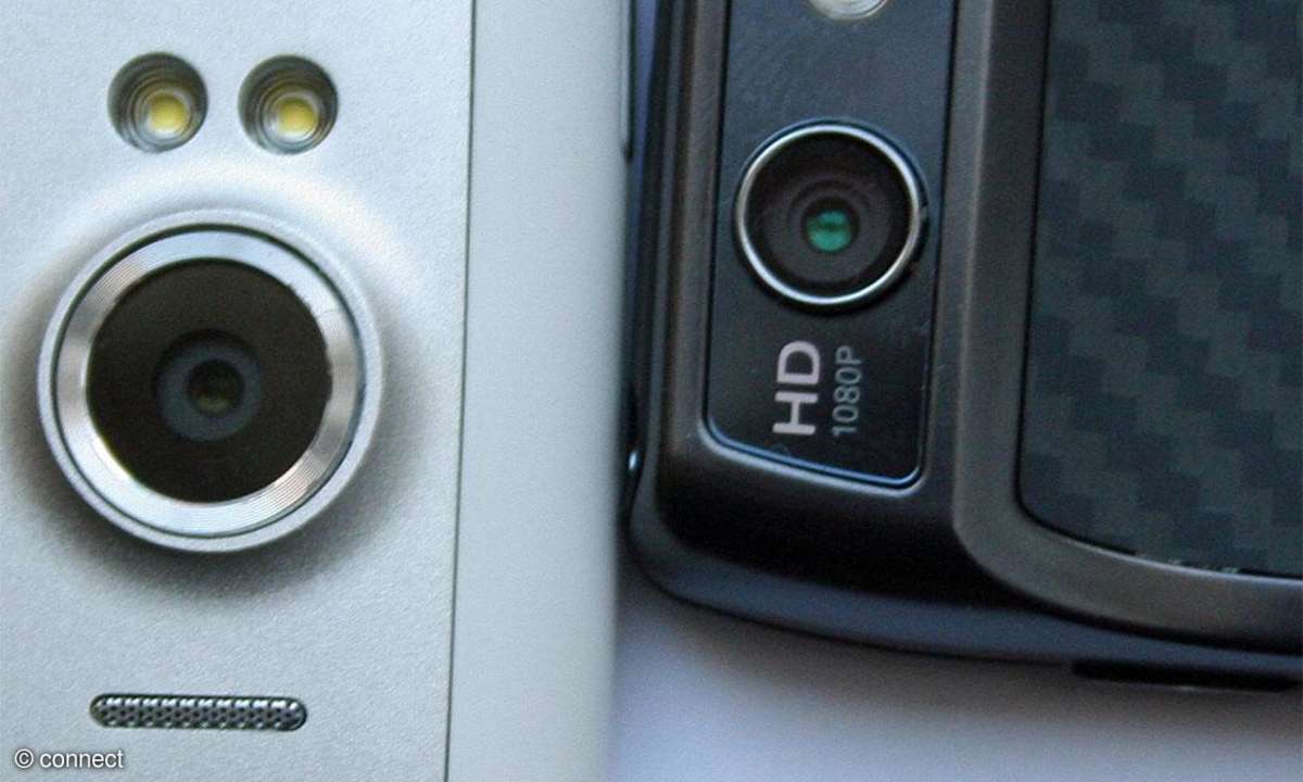 Motorola RAZR vs. Sensation XL