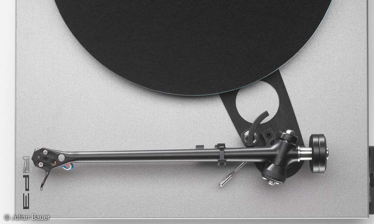 Rega RB 303