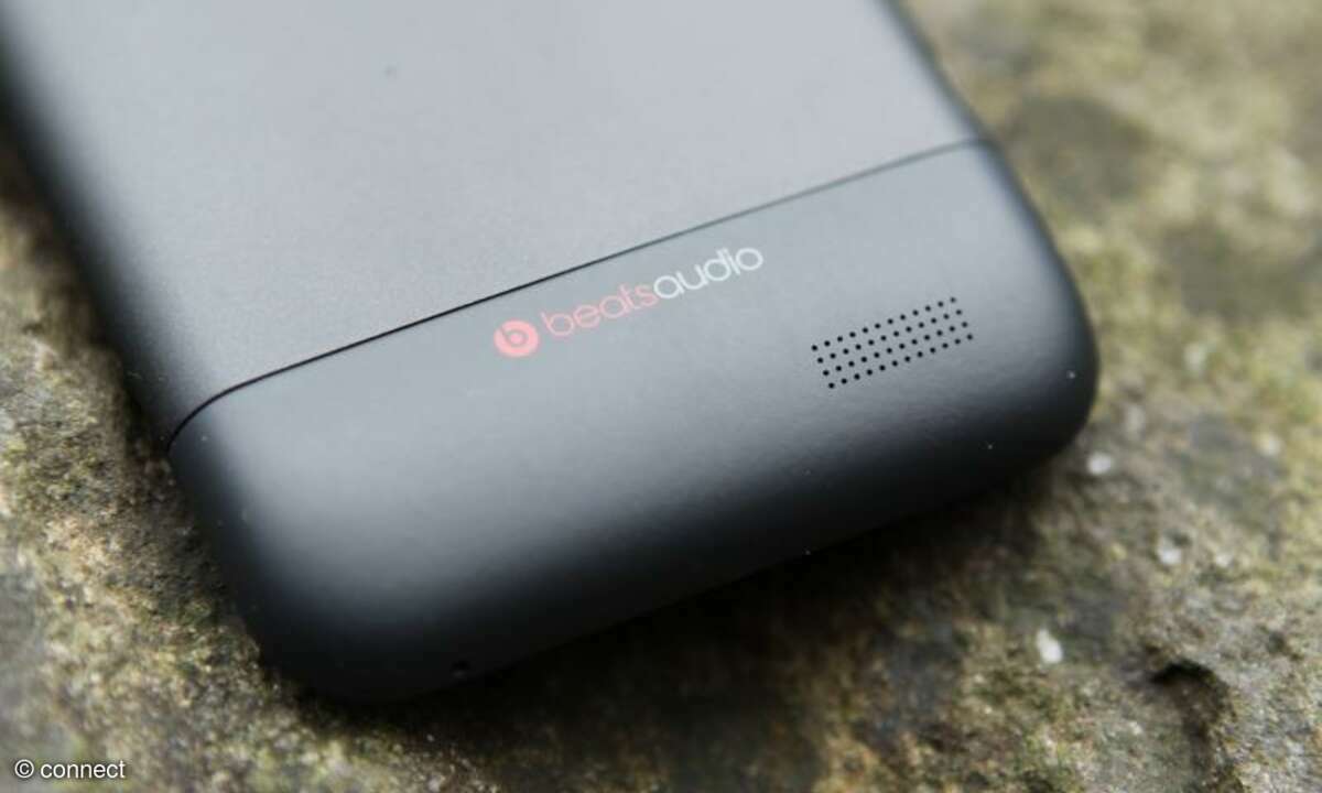 HTC One V