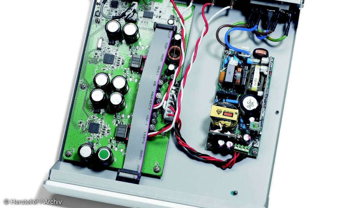 Herzstück des DDA 100 sind zwei digitale Multifunktions- Chips SAB 2403