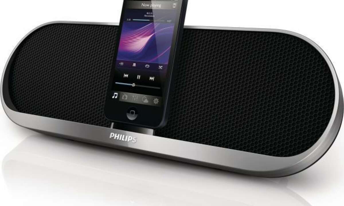 Philips portable Dockingstation DS7580 hat einen Lightning-Anschluss, kommt im Januar in den Handel und kostet 129 Euro (UVP). Eine Akkuladung soll für etwa acht Stunden Musikwiedergabe reichen.