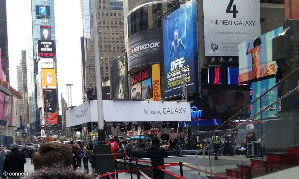 Unpacked Samsung Galaxy S4