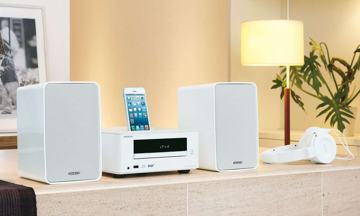 Onkyo Minisystem, effizienter Digitalverstärker