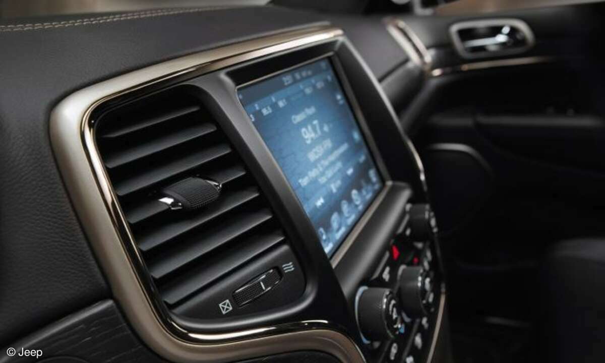Cockpit des Jeep Grand Cherokee