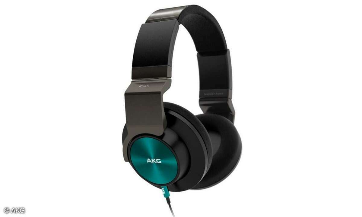 AKG K545
