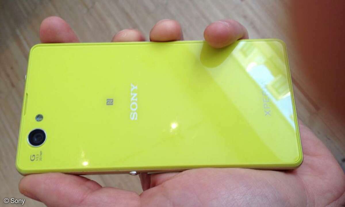 Sony Xperia Z1, Sony SmarBand