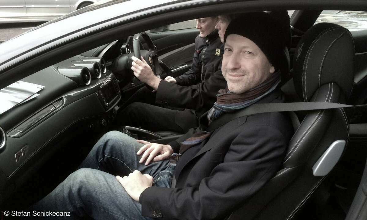 Stefan Schickedanz als Beifahrer im des Ferrari FF